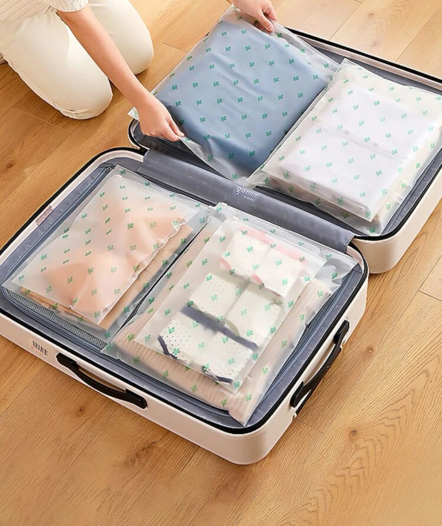 Travel storage bags