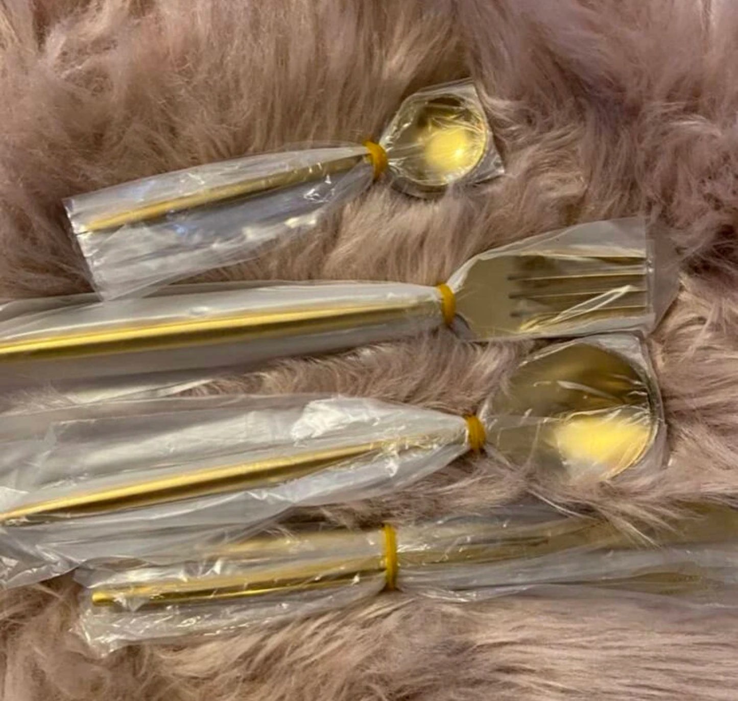 24 Pcs Cutlery